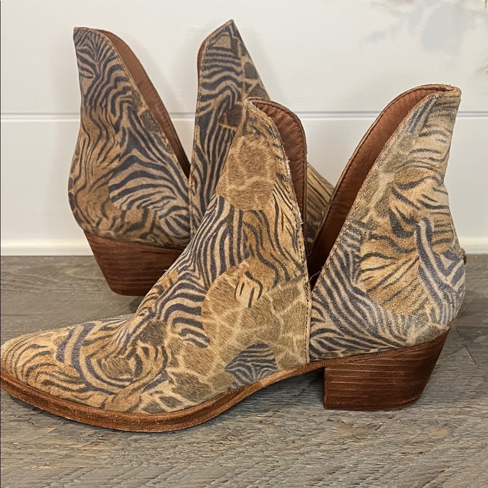 FP Movement by Free People Animal Charm Print Ankle Boots Size 38 - Picture 8 of 13